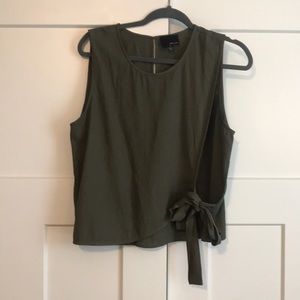 Greylin green shell top. Size large